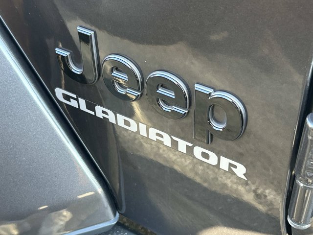 Used 2021 Jeep Gladiator Overland AWD/4WD image 8
