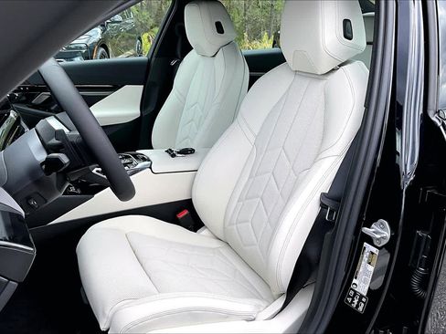New 2026 BMW 530i xDrive w/ M Sport Package AWD/4WD image 7