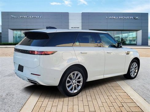Used 2024 Land Rover Range Rover Sport Dynamic SE image 5