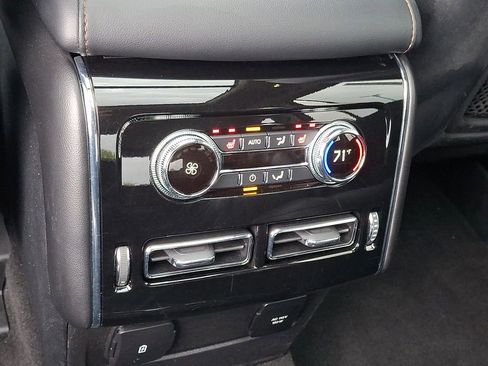 Used 2023 Lincoln Aviator AWD w/ Premium Package image 11