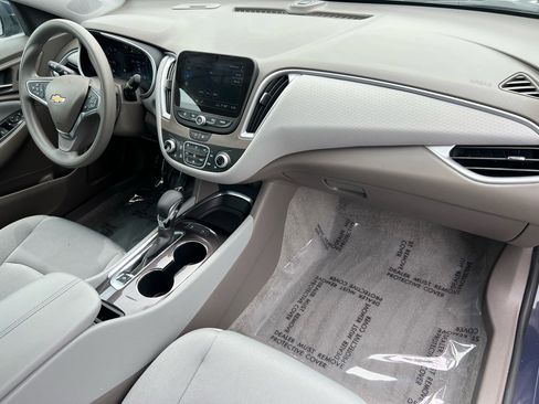 Used 2025 Chevrolet Malibu LT image 60