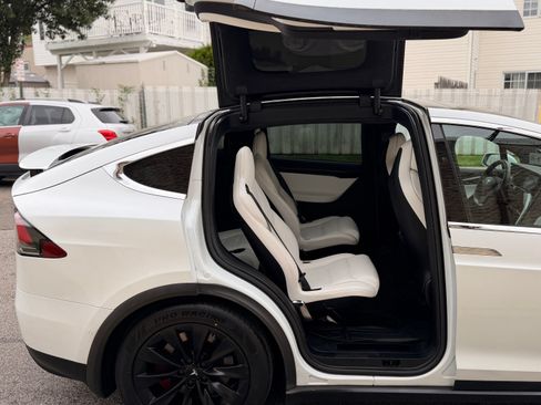 Used 2020 Tesla Model X Long Range AWD/4WD image 22