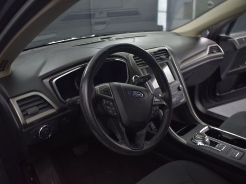 Used 2020 Ford Fusion SE image 14