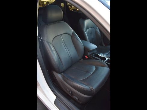 Used 2020 Kia Optima Premium image 34