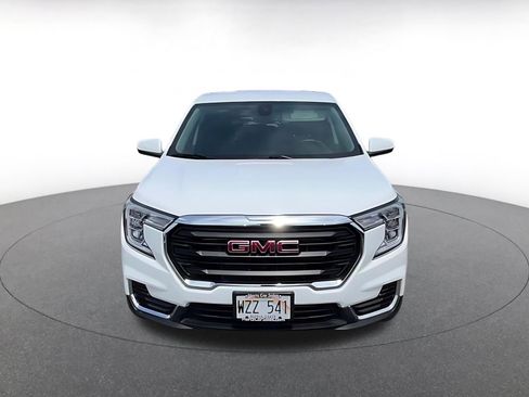 Used 2024 GMC Terrain SLE FWD image 4
