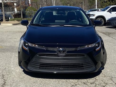 Used 2025 Toyota Corolla LE image 7