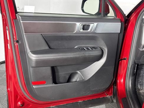 Used 2025 Hyundai Santa Fe SEL AWD/4WD image 10