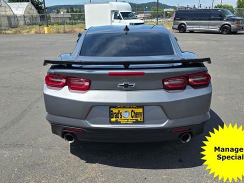 Used 2021 Chevrolet Camaro LT w/ Technology Package image 5