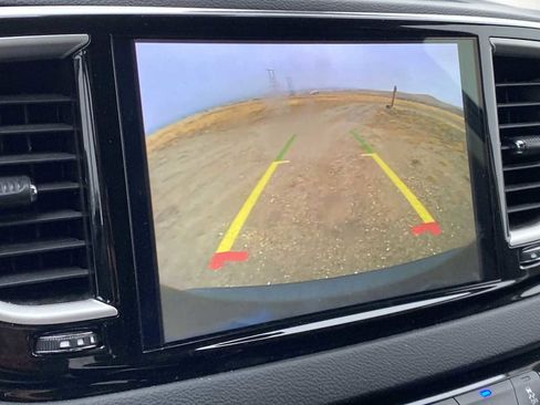 Certified 2023 Chrysler Pacifica Touring-L FWD image 26