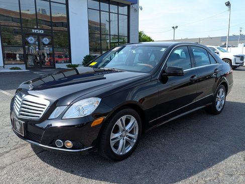 Used 2010 Mercedes-Benz E 350 4MATIC Sedan image 2