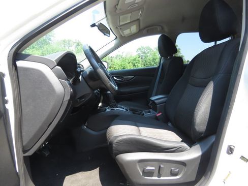 Used 2017 Nissan Rogue SV w/ SV Premium Package AWD/4WD image 10