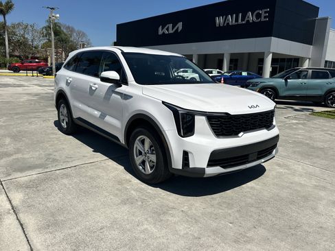 New 2026 Kia Sorento LX FWD image 4