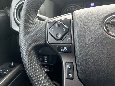 Used 2021 Toyota Tacoma TRD Sport image 17