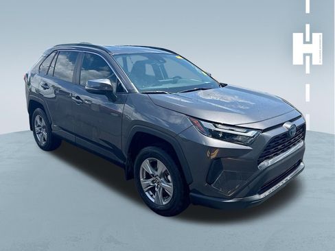 Used 2024 Toyota RAV4 XLE AWD/4WD image 1