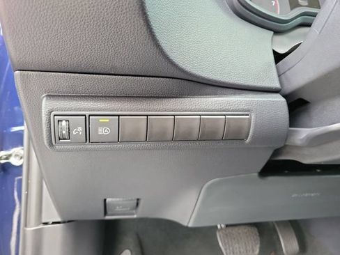 Used 2025 Toyota Corolla LE FWD image 9