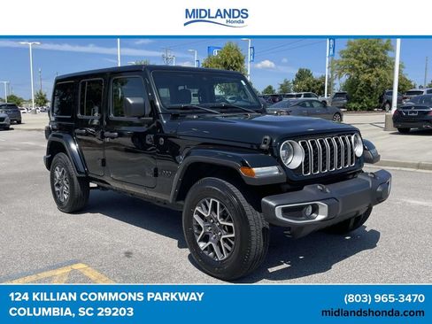 Used 2025 Jeep Wrangler Unlimited Sahara AWD/4WD image 1
