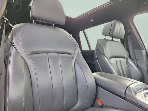 Used 2021 BMW X7 xDrive40i w/ M Sport Package image 32