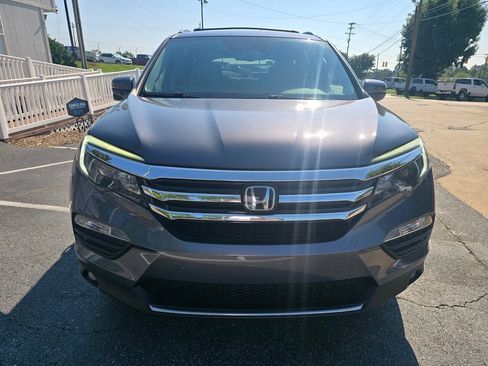 Used 2017 Honda Pilot Touring image 8