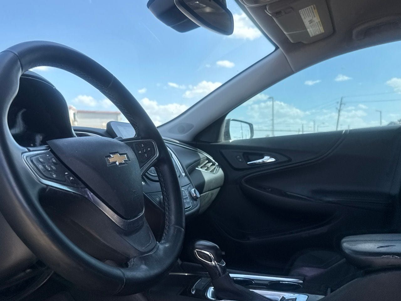 Used 2023 Chevrolet Malibu LT FWD image 36