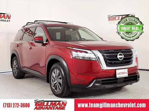 Used 2022 Nissan Pathfinder SV image 1