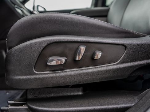 Used 2024 Cadillac XT5 Premium Luxury image 17