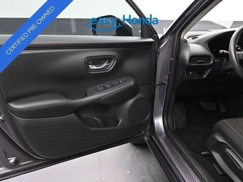 Certified 2025 Honda HR-V LX image 17