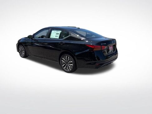 New 2026 Nissan Altima 2.5 SV FWD image 2