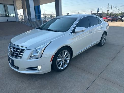 Used 2013 Cadillac XTS Luxury FWD image 28