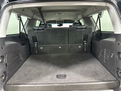 Used 2018 Chevrolet Suburban LT image 26