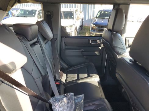 New 2025 Ford Bronco Badlands image 30