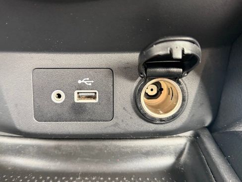 Used 2020 Nissan Rogue SV image 28