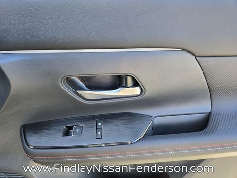 Used 2025 Nissan Kicks SR w/ SR Premium Package FWD image 19