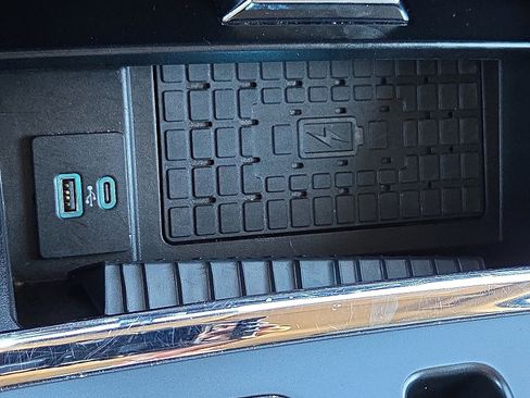 Certified 2024 Ford Expedition XLT image 21