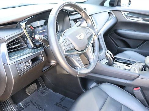 Used 2021 Cadillac XT5 Premium Luxury FWD image 17