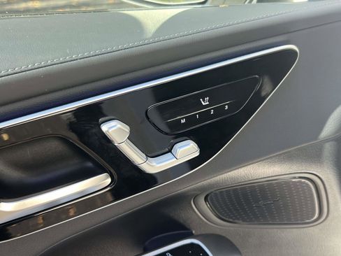 Used 2025 Mercedes-Benz GLC 350e 4MATIC image 28