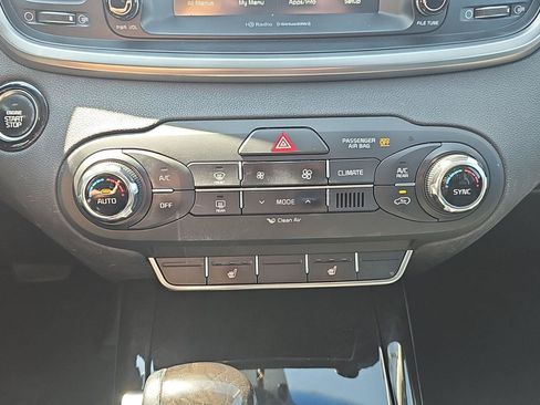 Used 2017 Kia Sorento EX AWD/4WD image 13