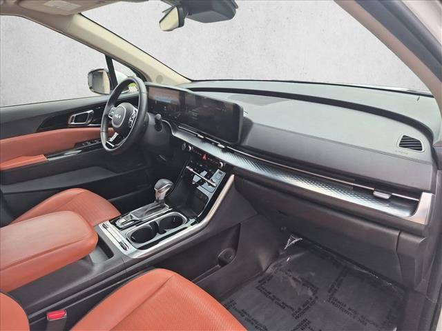 Used 2024 Kia Carnival SX Prestige FWD image 24