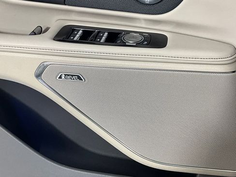 Used 2025 Lincoln Nautilus Reserve AWD/4WD image 18