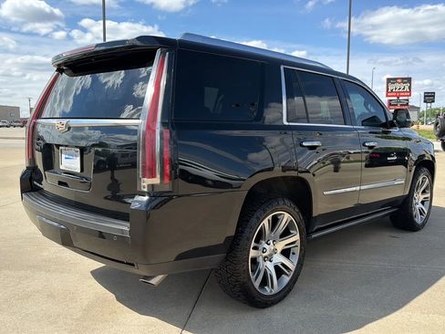 Used 2016 Cadillac Escalade Premium AWD/4WD image 20