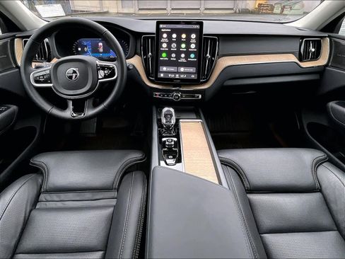 Used 2026 Volvo XC60 B5 Ultra w/ Climate Package image 17