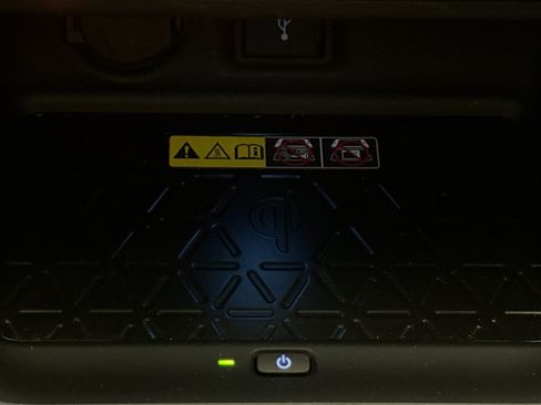 Used 2022 Toyota RAV4 XSE AWD/4WD image 18