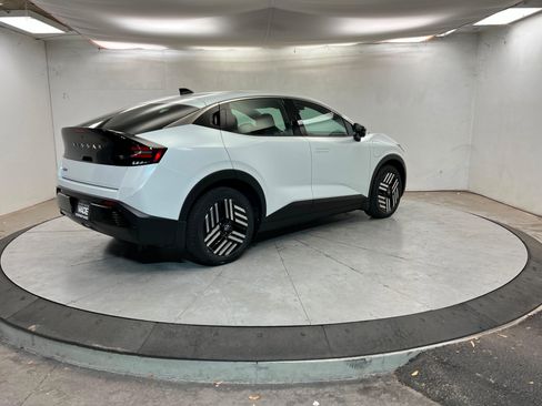 New 2026 Nissan Leaf SV+ w/ Floor Mat Package (SV+) image 5