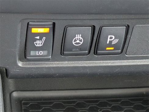 Used 2023 Nissan Frontier SV w/ SV Convenience Package image 27