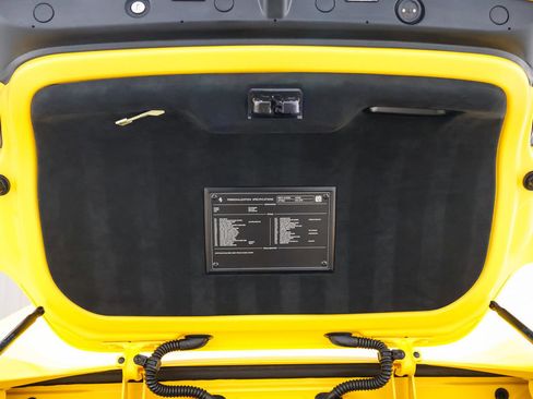 Used 2022 Ferrari 812 GTS image 68