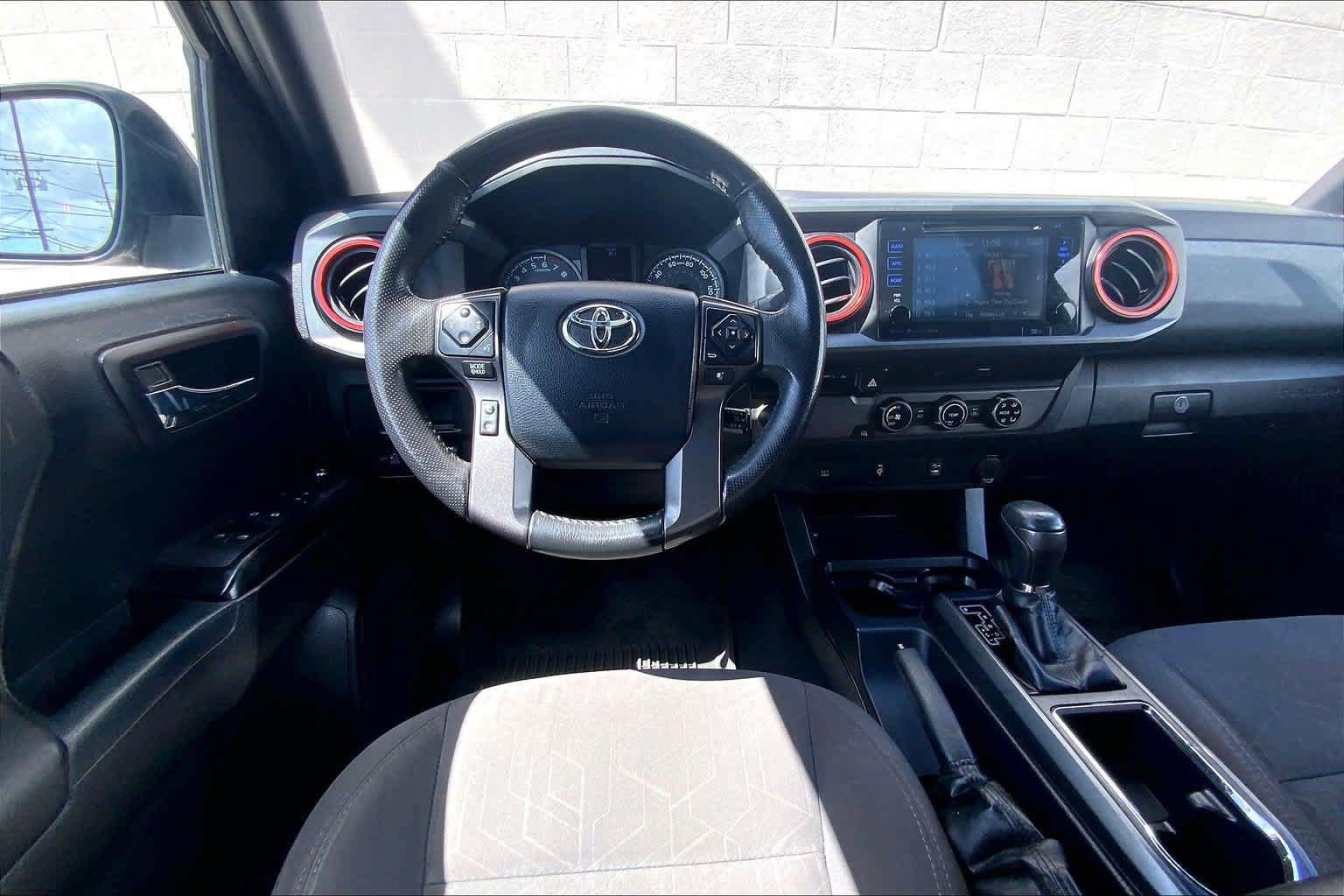 Used 2017 Toyota Tacoma TRD Sport RWD image 14