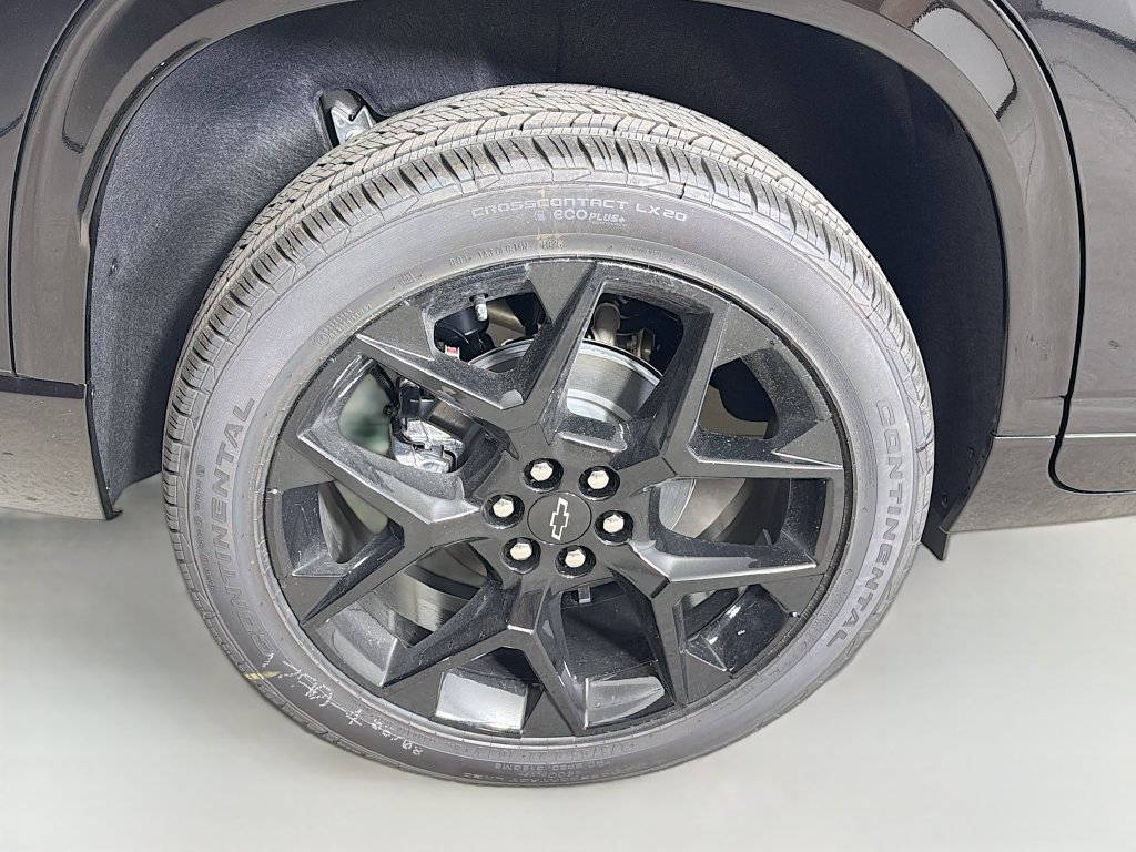 New 2026 Chevrolet Traverse RS w/ LPO, Floor Liner Package AWD/4WD image 29