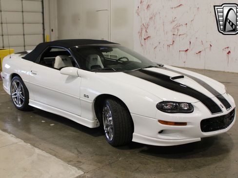 Used 2001 Chevrolet Camaro Z28 w/ SS Performance/Appearance Pkg image 12