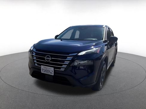 Used 2025 Nissan Rogue SV image 7