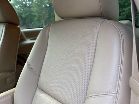 Used 2011 Cadillac Escalade Premium AWD/4WD image 20
