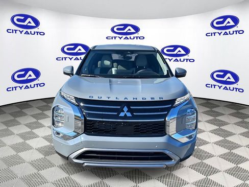 New 2026 Mitsubishi Outlander SE image 8
